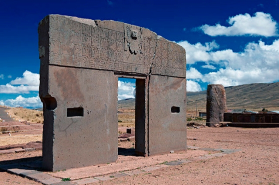 gate-of-the-sun-tiwanacu-tiahuanaco-la-paz-bolivia-south-america-crd4y0- - Copia